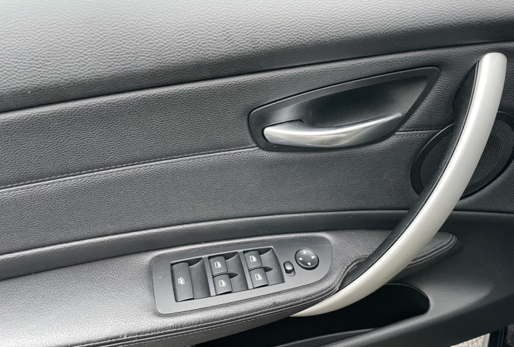 BMW SERIE 1 E88 118d Luxe BVM6