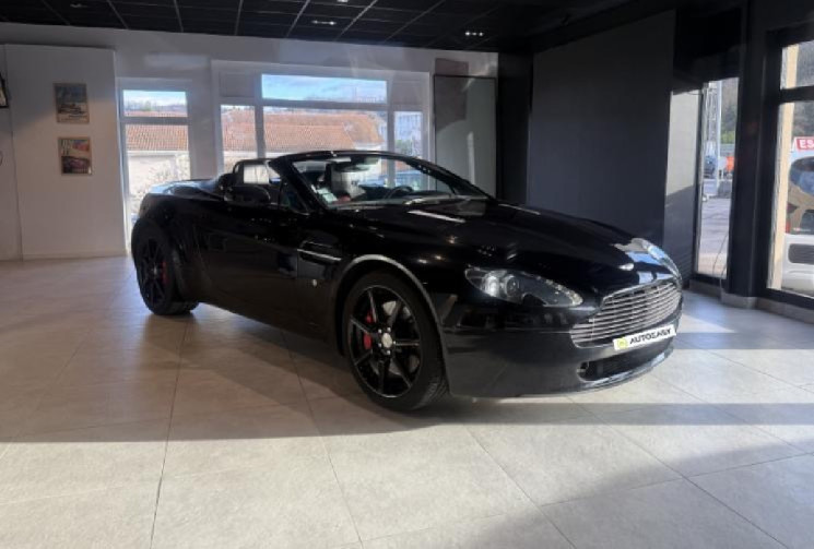 Aston Martin VANTAGE ROADSTER /  V8 / 4.3 / 385 CH 