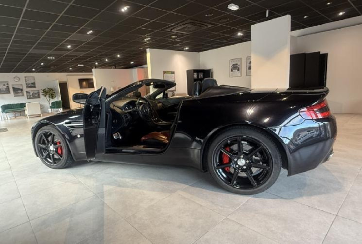 Aston Martin VANTAGE ROADSTER /  V8 / 4.3 / 385 CH 