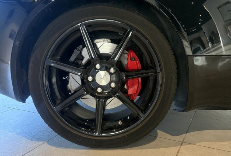 Aston Martin VANTAGE ROADSTER /  V8 / 4.3 / 385 CH 