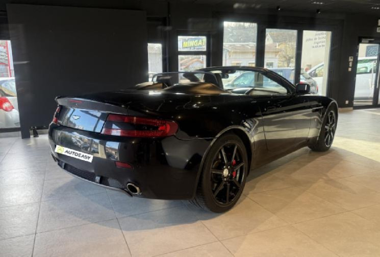 Aston Martin VANTAGE ROADSTER /  V8 / 4.3 / 385 CH 