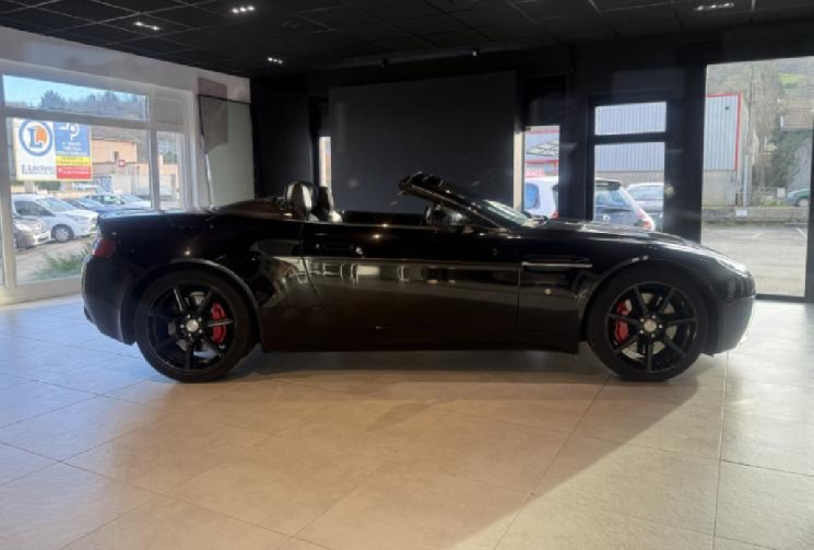 Aston Martin VANTAGE ROADSTER /  V8 / 4.3 / 385 CH 