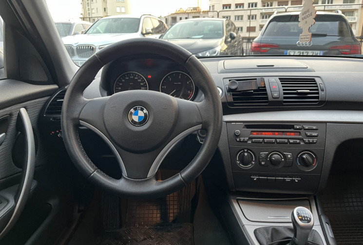 BMW Série 1  116d 2.0 d 16V DPF 115 CV / ENTRTIEN COMPLET DISPONIBLE