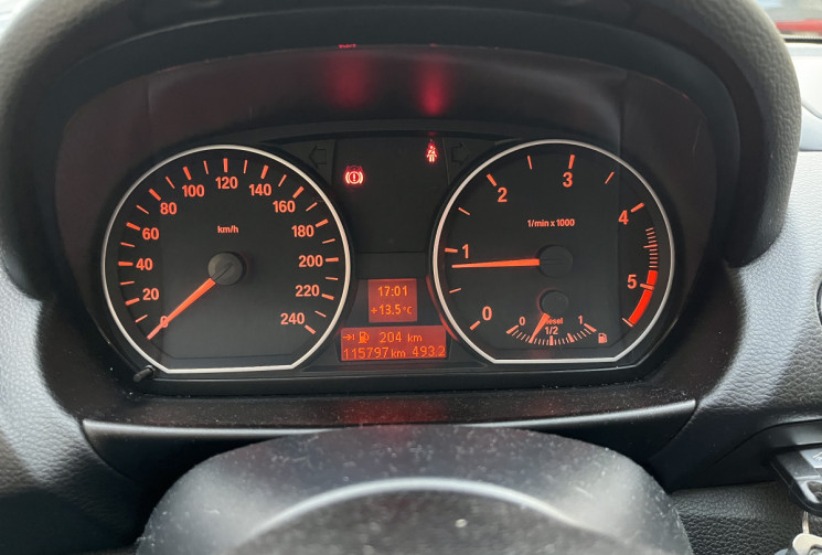 BMW Série 1  116d 2.0 d 16V DPF 115 CV / ENTRTIEN COMPLET DISPONIBLE