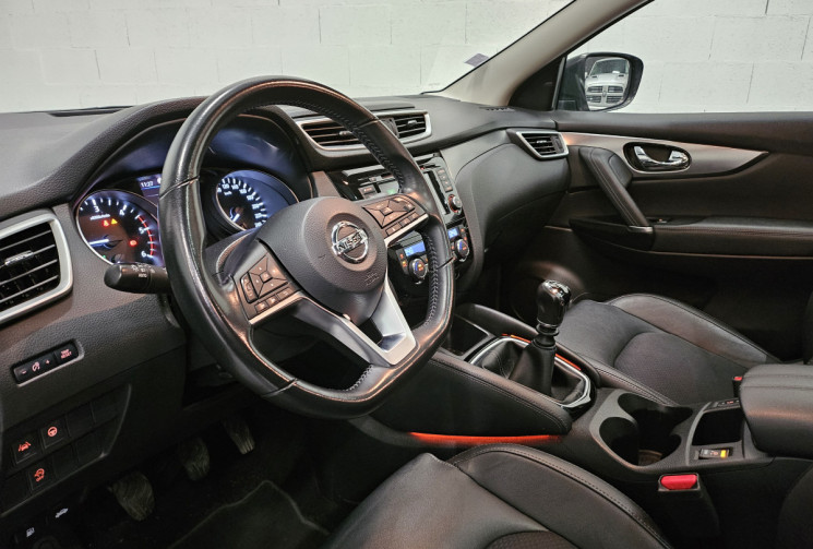 NISSAN QASHQAI 1.7 dCi 150 cv Tekna / toit pano 