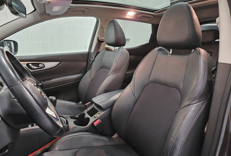 NISSAN QASHQAI 1.7 dCi 150 cv Tekna / toit pano 