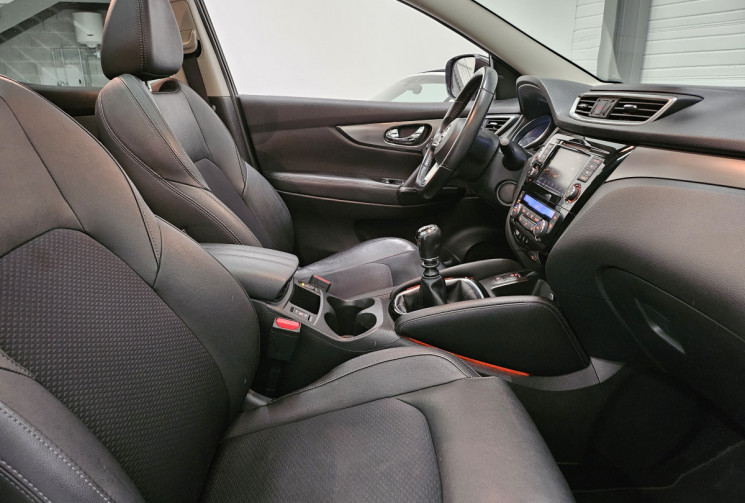 NISSAN QASHQAI 1.7 dCi 150 cv Tekna / toit pano 