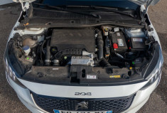 PEUGEOT 208 1.2 PureTech 130 GT-Line BVA Suivi complet Peugeot