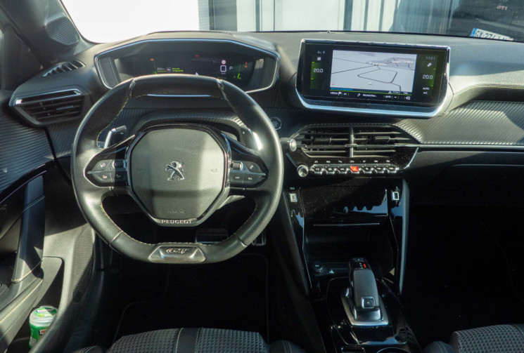PEUGEOT 208 1.2 PureTech 130 GT-Line BVA Suivi complet Peugeot