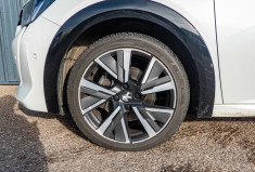 PEUGEOT 208 1.2 PureTech 130 GT-Line BVA Suivi complet Peugeot
