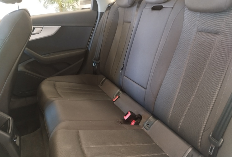 Audi A4 S line 1.4 TFSI 150ch S tronic 7 Limousine * CT VIERGE *