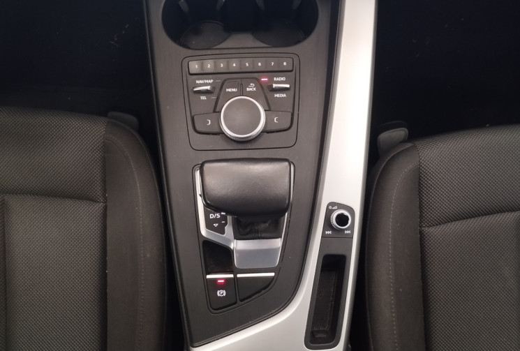 Audi A4 S line 1.4 TFSI 150ch S tronic 7 Limousine * CT VIERGE *