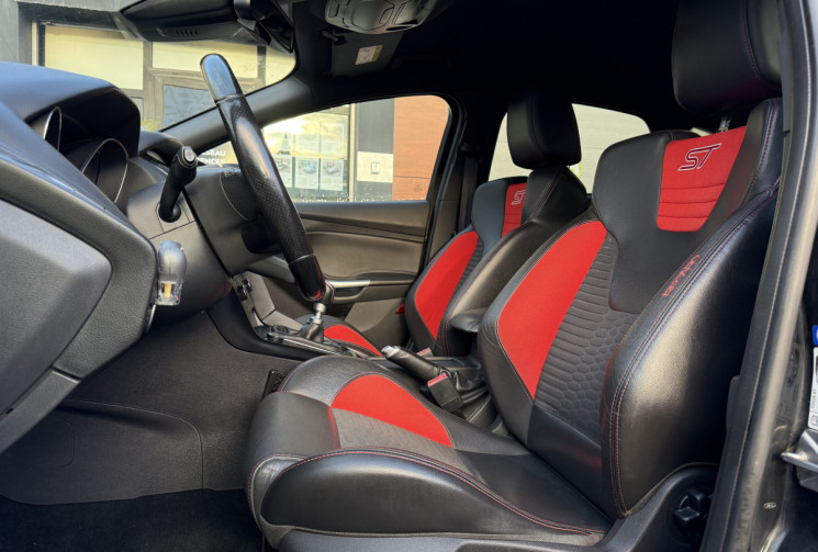 Ford Focus MK III Phase 2 ST 2.0 185 cv / FULL OPTION HORS TOIT OUVRANT