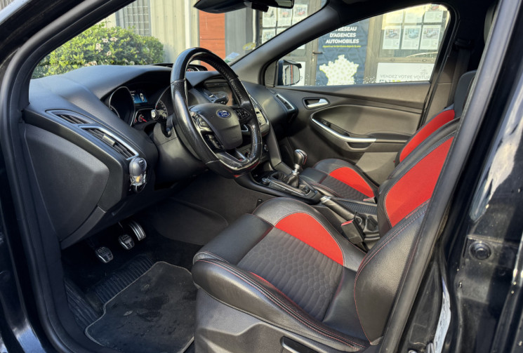 Ford Focus MK III Phase 2 ST 2.0 185 cv / FULL OPTION HORS TOIT OUVRANT