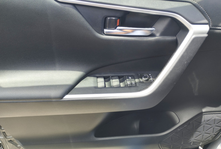 TOYOTA RAV4 2.5 HYBRIDE 218 2WD