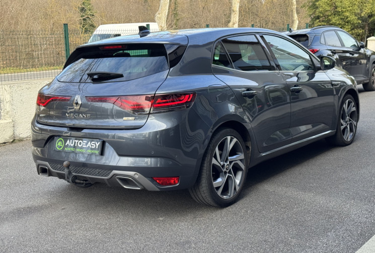 RENAULT MEGANE 4 IV Phase 2 RS Line 1.5 Blue dCi 115 ch EDC7 / Cockpit / Attelage / Camera