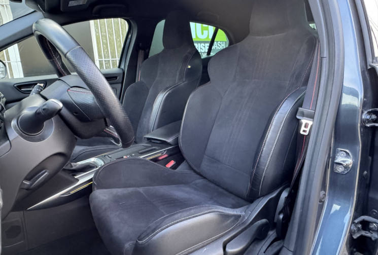 RENAULT MEGANE 4 IV Phase 2 RS Line 1.5 Blue dCi 115 ch EDC7 / Cockpit / Attelage / Camera
