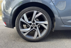 RENAULT MEGANE 4 IV Phase 2 RS Line 1.5 Blue dCi 115 ch EDC7 / Cockpit / Attelage / Camera