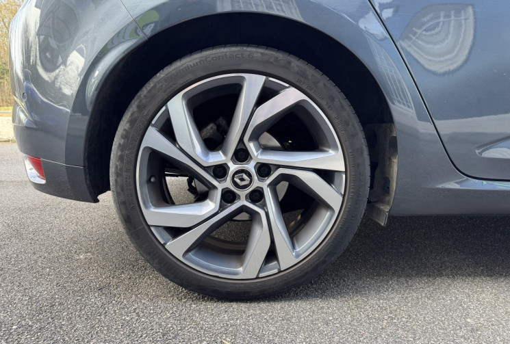 RENAULT MEGANE 4 IV Phase 2 RS Line 1.5 Blue dCi 115 ch EDC7 / Cockpit / Attelage / Camera