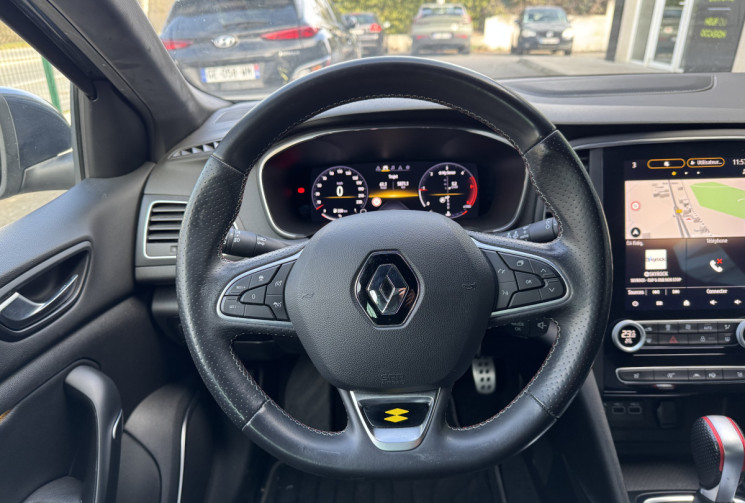 RENAULT MEGANE 4 IV Phase 2 RS Line 1.5 Blue dCi 115 ch EDC7 / Cockpit / Attelage / Camera