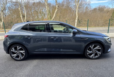 RENAULT MEGANE 4 IV Phase 2 RS Line 1.5 Blue dCi 115 ch EDC7 / Cockpit / Attelage / Camera