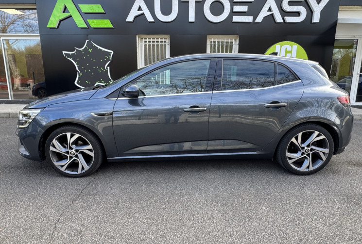 RENAULT MEGANE 4 IV Phase 2 RS Line 1.5 Blue dCi 115 ch EDC7 / Cockpit / Attelage / Camera