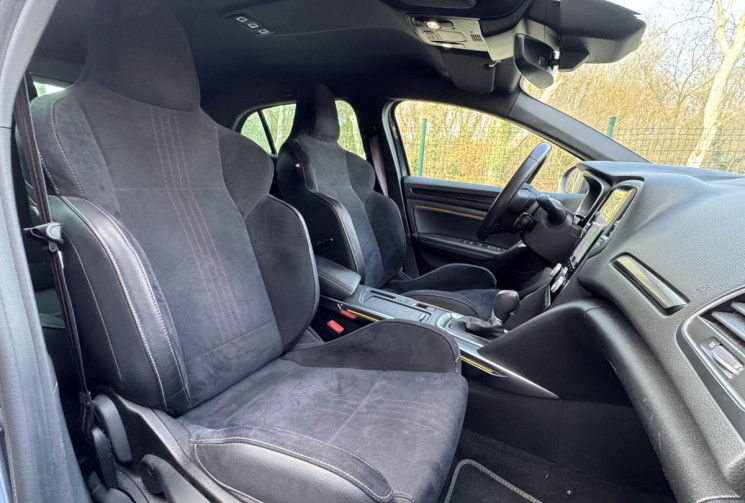 RENAULT MEGANE 4 IV Phase 2 RS Line 1.5 Blue dCi 115 ch EDC7 / Cockpit / Attelage / Camera