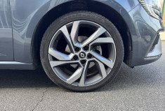 RENAULT MEGANE 4 IV Phase 2 RS Line 1.5 Blue dCi 115 ch EDC7 / Cockpit / Attelage / Camera