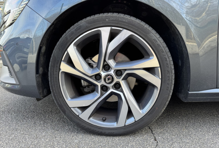 RENAULT MEGANE 4 IV Phase 2 RS Line 1.5 Blue dCi 115 ch EDC7 / Cockpit / Attelage / Camera