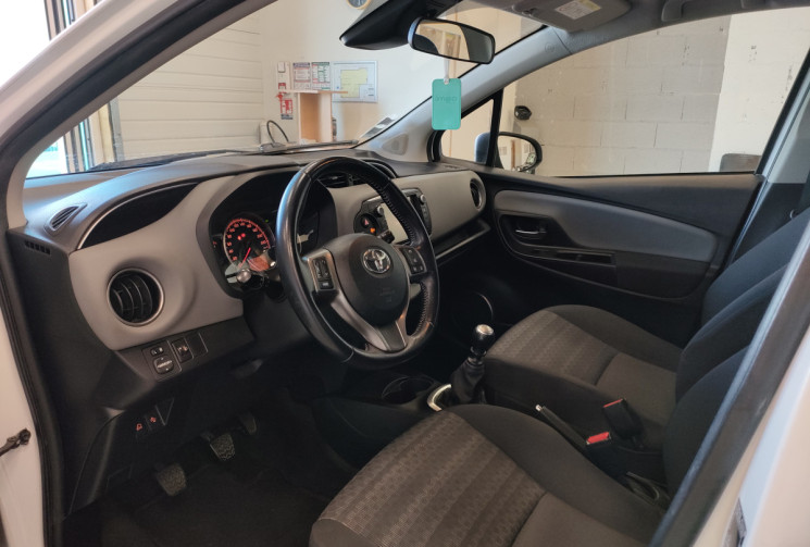 TOYOTA YARIS 3 PHASE 2 90 D-4D Business 5p