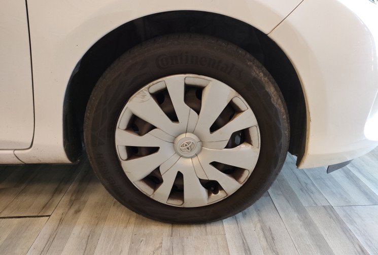 TOYOTA YARIS 3 PHASE 2 90 D-4D Business 5p