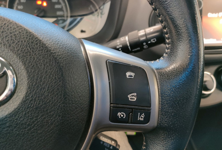 TOYOTA YARIS 3 PHASE 2 90 D-4D Business 5p