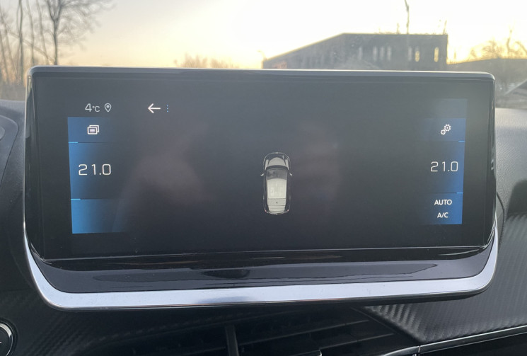 PEUGEOT 208 Allure 100 cv 1.2 Puretech * Entretien Complet Peugeot * Carplay * Virtual Cockpit 