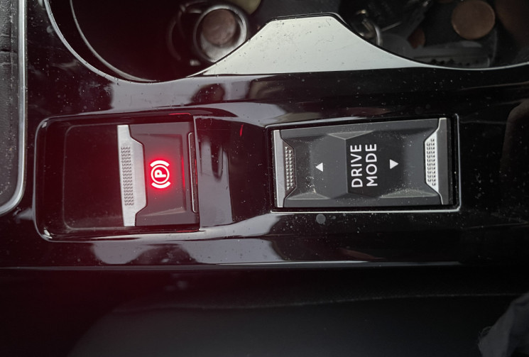 PEUGEOT 208 Allure 100 cv 1.2 Puretech * Entretien Complet Peugeot * Carplay * Virtual Cockpit 