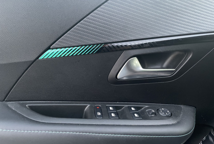 PEUGEOT 208 Allure 100 cv 1.2 Puretech * Entretien Complet Peugeot * Carplay * Virtual Cockpit 