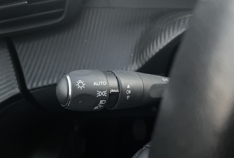 PEUGEOT 208 Allure 100 cv 1.2 Puretech * Entretien Complet Peugeot * Carplay * Virtual Cockpit 