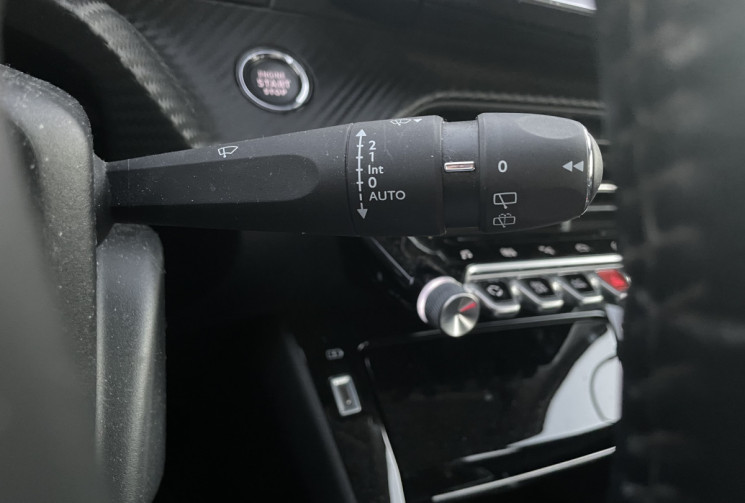 PEUGEOT 208 Allure 100 cv 1.2 Puretech * Entretien Complet Peugeot * Carplay * Virtual Cockpit 