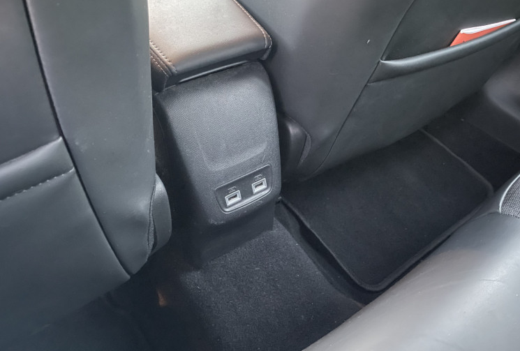 PEUGEOT 208 Allure 100 cv 1.2 Puretech * Entretien Complet Peugeot * Carplay * Virtual Cockpit 