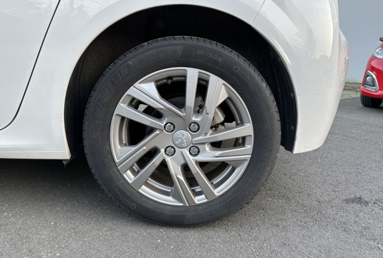 PEUGEOT 208 1.5 BlueHDi 100ch Style 1ère main