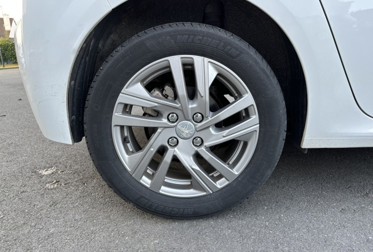 PEUGEOT 208 1.5 BlueHDi 100ch Style 1ère main