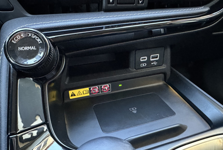 LEXUS NX ll 450h+ 309 4WD LUXE ECVT * ATTELAGE * ENTRETIEN FULL LEXUS * GARANTIE LEXUS RELAX OK