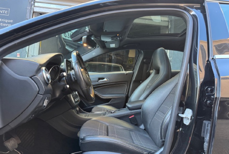 Mercedes Classe A 180 109 cv origine France  / TOIT OUVRANT / CAMERA