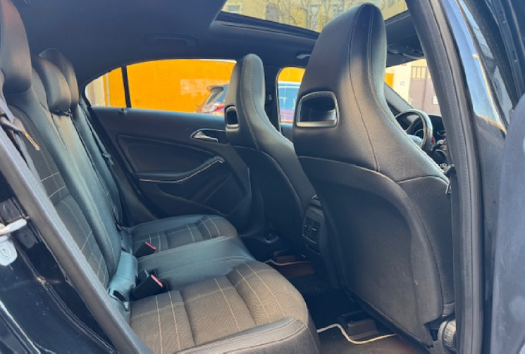 Mercedes Classe A 180 109 cv origine France  / TOIT OUVRANT / CAMERA