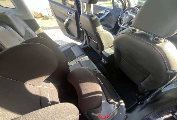 PEUGEOT 2008 1.6 e-HDI 92 ALLURE 