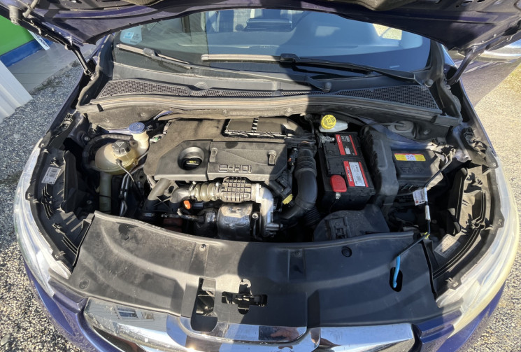 PEUGEOT 2008 1.6 e-HDI 92 ALLURE 