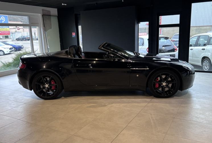 Aston Martin VANTAGE ROADSTER /  V8 / 4.3 / 385 CH 