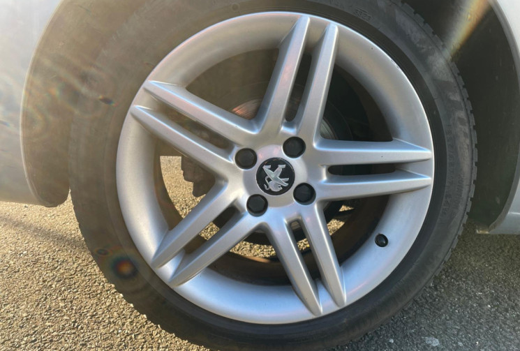 Peugeot 308 CC 1.6 VTI 120 CV PACK SPORT - CHAINE DE DISTRIBUTION - BON ETAT  - GARANTIE 12 MOIS