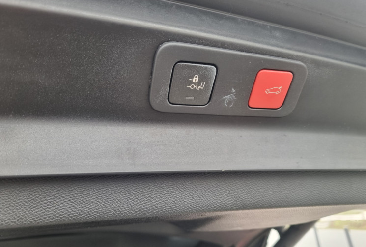 Peugeot 5008 1.6 THP 16V EAT6 S&S 165 cv GT LINE * full options * cuir * * toit panoramique * TBE !
