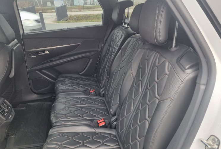 Peugeot 5008 1.6 THP 16V EAT6 S&S 165 cv GT LINE * full options * cuir * * toit panoramique * TBE !