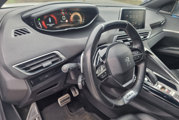 Peugeot 5008 1.6 THP 16V EAT6 S&S 165 cv GT LINE * full options * cuir * * toit panoramique * TBE !